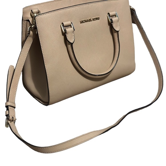 Micheal Kors Kellen Satchel - Picture 6 of 8